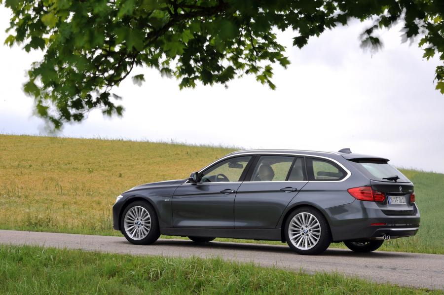  BMW 328i Touring Luxury 2012 года  (фото 137 из 200)